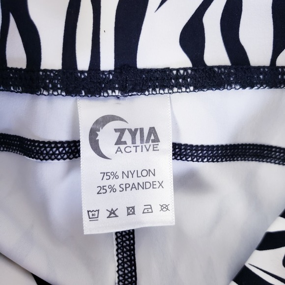 ZYIA Active Size 6-8 Safari Brilliant  Zebra Print Hi-Rise 7/8 Leggings Pockets - Picture 10 of 10